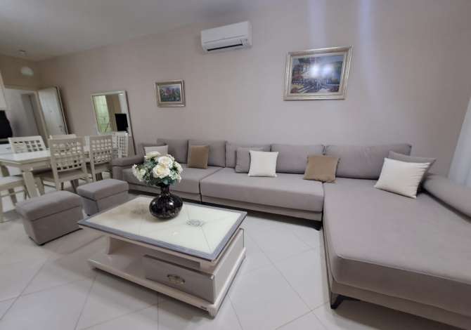 Shtepi ne shitje Apartament ne Durres, 2+1, Mobilimi E mobiluar, Pagesa 200,000  Euro.