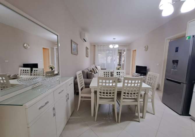 Shtepi ne shitje Apartament ne Durres, 2+1, Mobilimi E mobiluar, Pagesa 200,000  Euro.