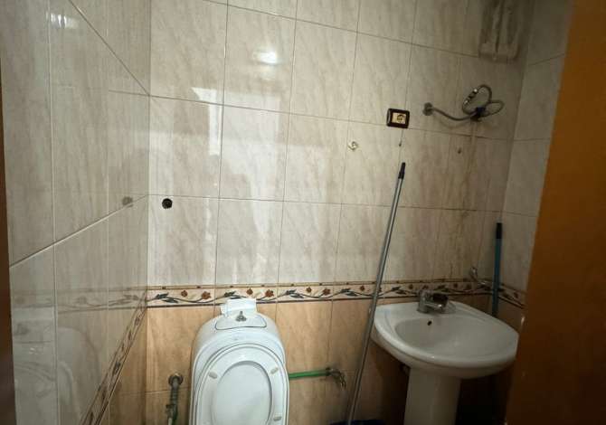 Jepet Dyqan me Qera tek Selvia