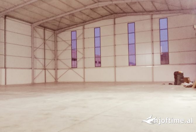 Ambient biznesi me qera 4+1 ne Tirane - 2,500 Euro
