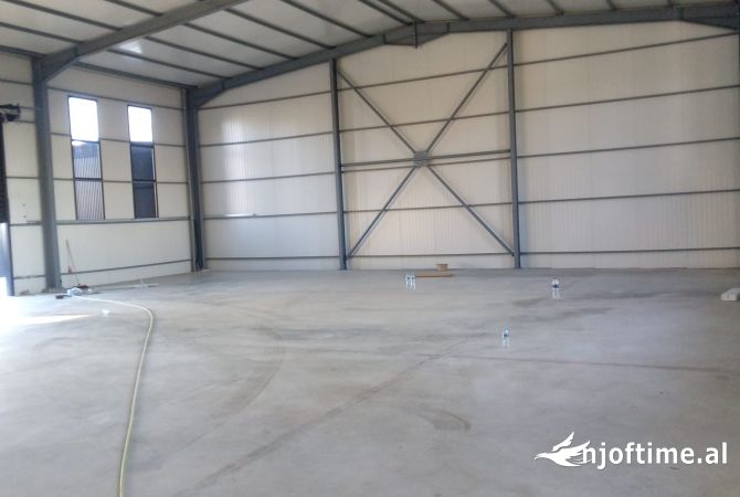 Ambient biznesi me qera 4+1 ne Tirane - 2,500 Euro