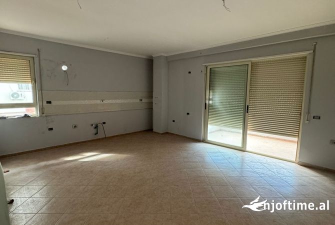 Shtepi ne shitje 2+1 ne Tirane - 210,000 Euro