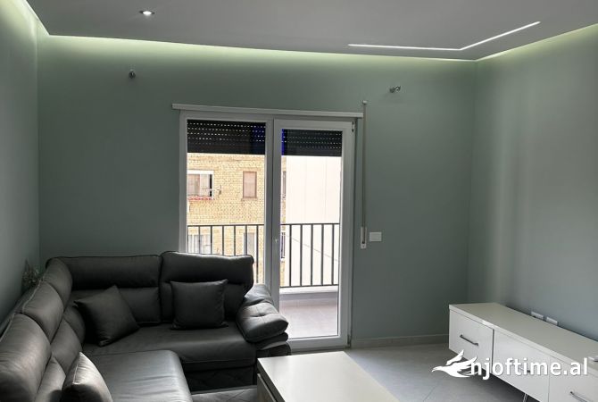 Shtepi me qera Apartament ne Tirane, 1+1, Mobilimi E mobiluar, Pagesa 500  Euro.