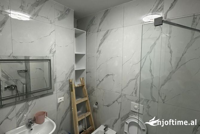 Shtepi me qera Apartament ne Tirane, 1+1, Mobilimi E mobiluar, Pagesa 500  Euro.