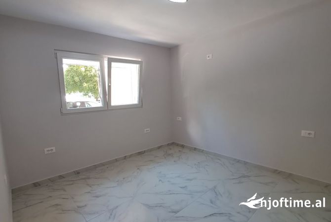 Shtepi ne shitje 1+1 ne Tirane - 130,000 Euro