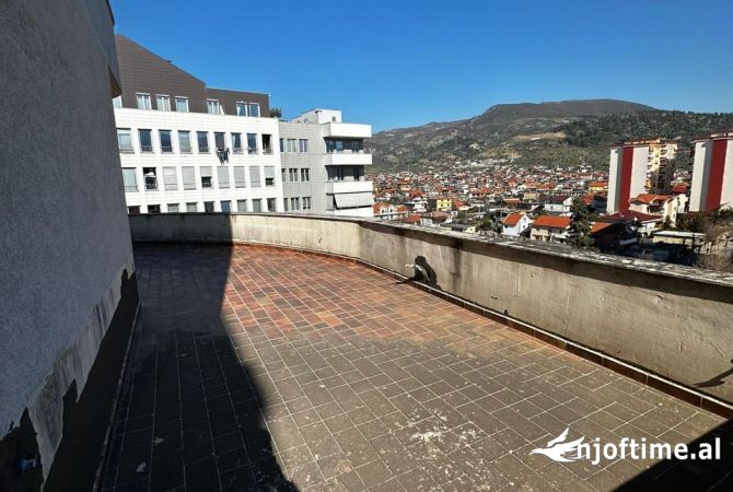 Shtepi ne shitje Apartament ne Elbasan, 3+1, Mobilimi Bosh, pa mobiluar, Pagesa 210,000  Euro.