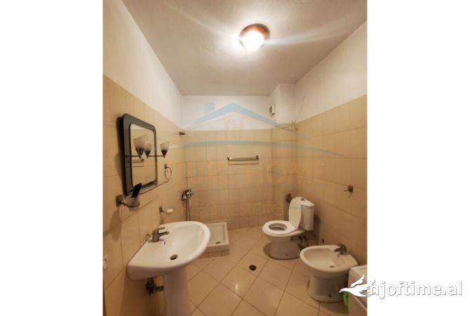 Shtepi me qera Apartament ne Tirane, 2+1, Mobilimi E mobiluar, Pagesa 600  Euro.