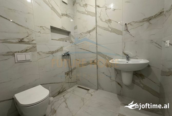 Shtepi me qera Apartament ne Tirane, 2+1, Mobilimi Bosh, pa mobiluar, Pagesa 700  Euro.