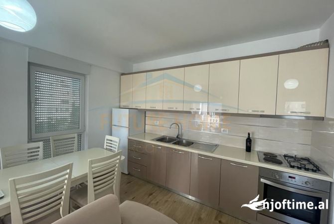 Shtepi me qera Apartament ne Tirane, 2+1, Mobilimi E mobiluar, Pagesa 600  Euro.