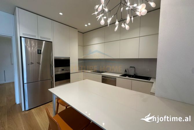 Shtepi me qera 3+1 ne Tirane - 2,500 Euro