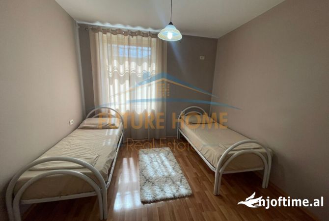 Shtepi me qera Apartament ne Tirane, 3+1, Mobilimi E mobiluar, Pagesa 750  Euro.