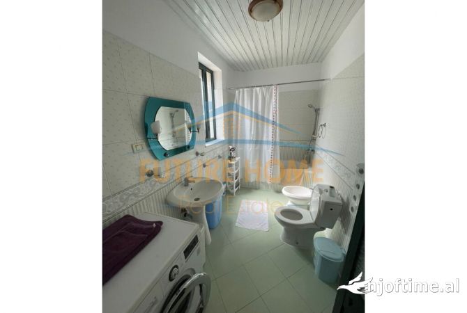 Shtepi me qera Apartament ne Tirane, 3+1, Mobilimi E mobiluar, Pagesa 750  Euro.