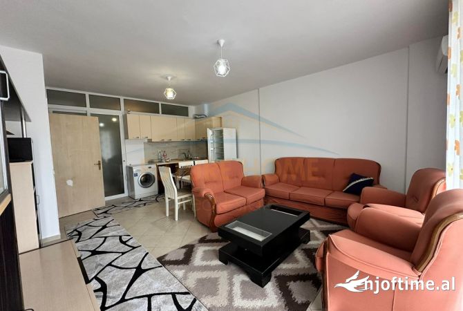 Shtepi me qera 2+1 ne Tirane - 400 Euro