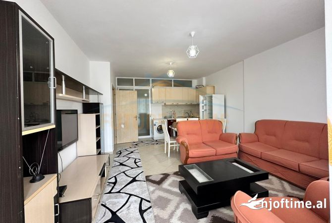 Shtepi me qera 2+1 ne Tirane - 400 Euro