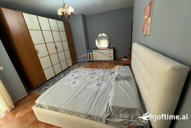 Shtepi me qera Apartament ne Tirane, 2+1, Mobilimi E mobiluar, Pagesa 800  Euro.