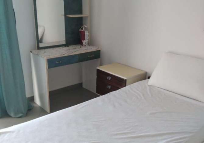 Shtepi me qera Apartament ne Tirane, 2+1, Mobilimi E mobiluar, Pagesa 400  Euro.