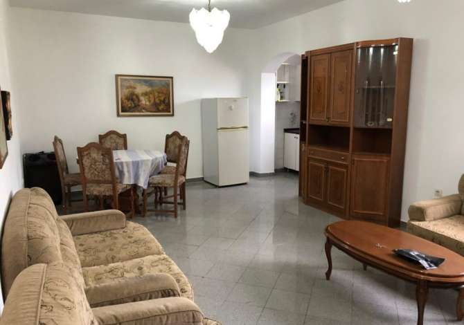 Shtepi me qera Apartament ne Tirane, 2+1, Mobilimi E mobiluar, Pagesa 400  Euro.
