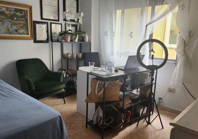 Shtepi me qera Apartament ne Tirane, 2+1, Mobilimi E mobiluar, Pagesa 700  Euro.