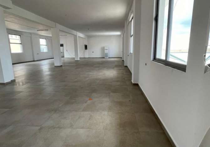 Ambient biznesi me qera 4+1 ne Tirane - 1,200 Euro