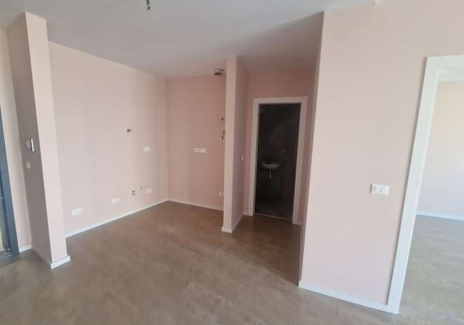 Ambient biznesi me qera 3+1 ne Tirane - 900 Euro