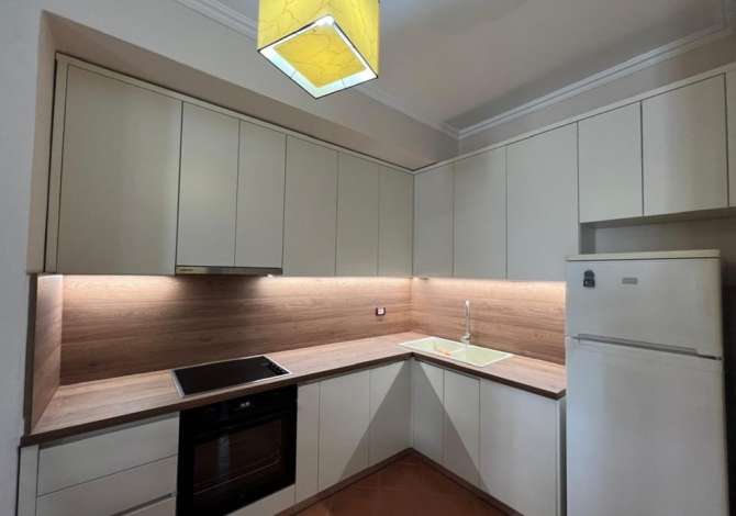 Shtepi me qera 2+1 ne Tirane - 650 Euro