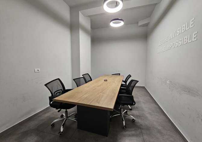 Jepet ambjent me qera  -Me siperfaqe 750m2 , Astir ⁃Jepet per cfar do lloj biznesi