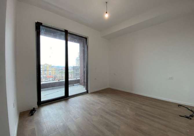 Ambient biznesi me qera 3+1 ne Tirane - 1,200 Euro