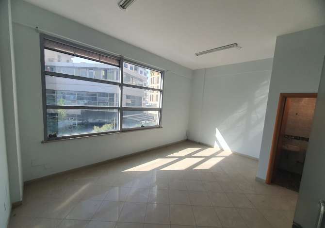 Ambient biznesi me qera 3+1 ne Tirane - 400 Euro