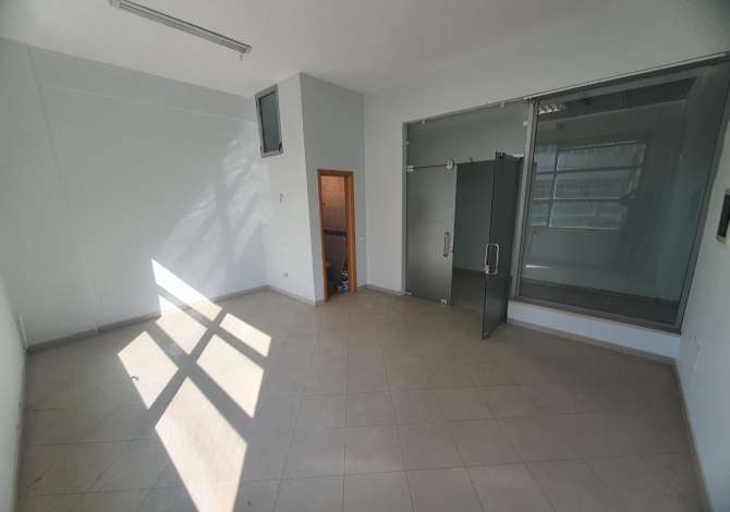 Ambient biznesi me qera 3+1 ne Tirane - 400 Euro