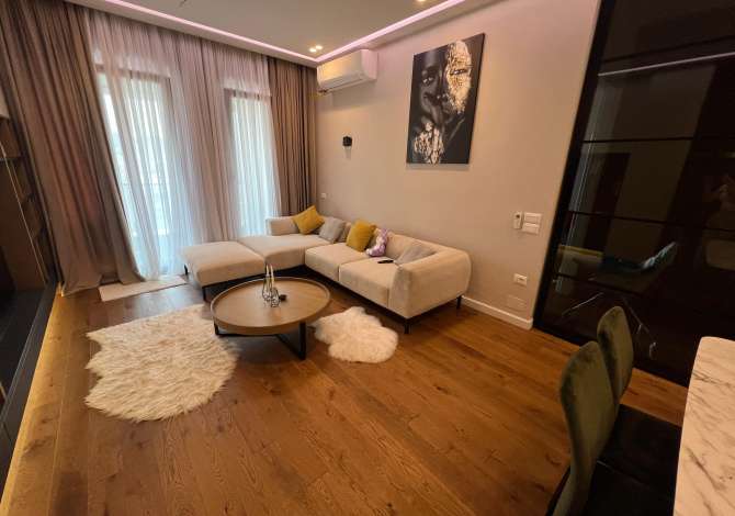 Shtepi me qera 2+1 ne Tirane - 1,300 Euro