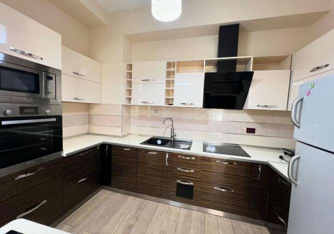 Shtepi me qera 2+1 ne Tirane - 1,200 Euro