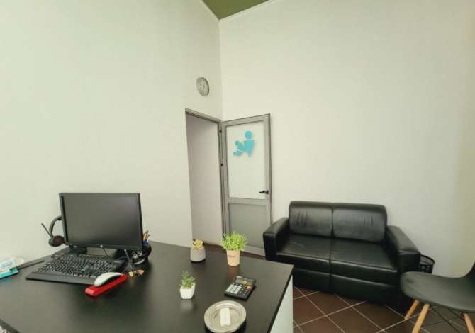 Zyre me qera te Komuna Parisit 2400 euro 