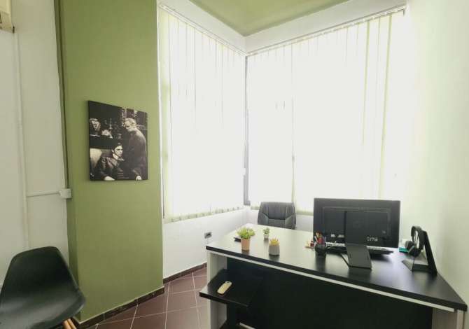 Zyre me qera te Komuna Parisit 2400 euro 