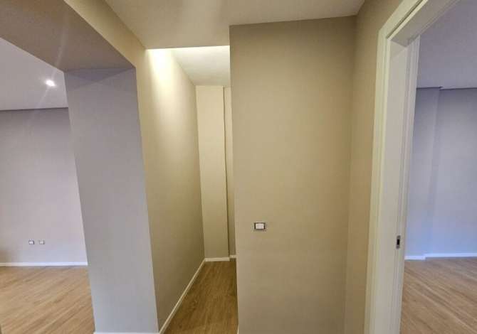 Ambient biznesi me qera 3+1 ne Tirane - 900 Euro