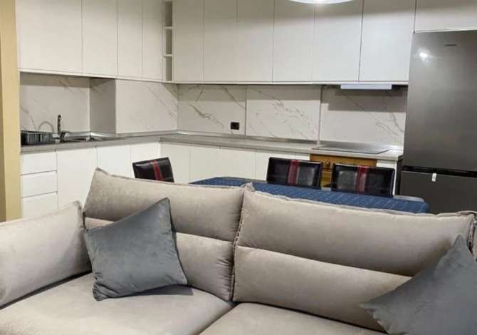 Shtepi me qera 2+1 ne Tirane - 900 Euro