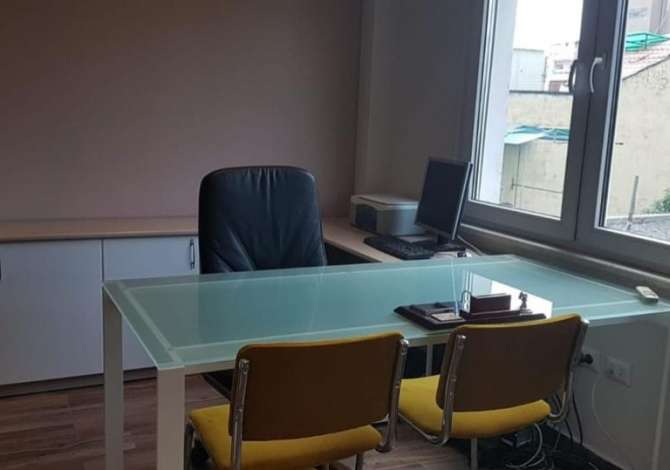 Ambient biznesi me qera 3+1 ne Tirane - 500 Euro