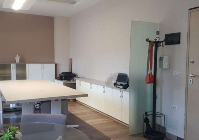 Ambient biznesi me qera 3+1 ne Tirane - 500 Euro