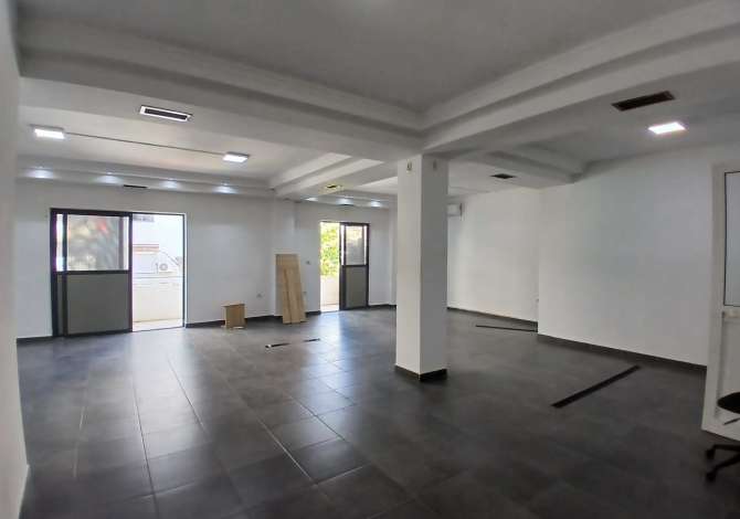 Ambient biznesi me qera 3+1 ne Tirane - 1,500 Euro