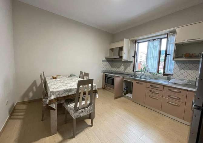 Shtepi ne shitje 7+1 ne Tirane - 460,000 Euro