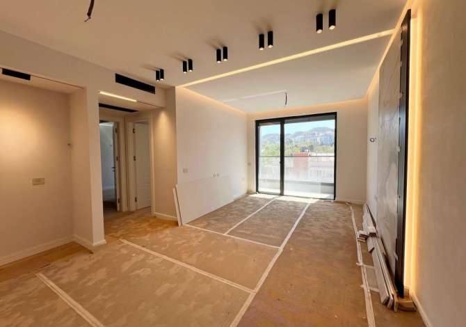Ambient biznesi me qera 3+1 ne Tirane - 1,200 Euro