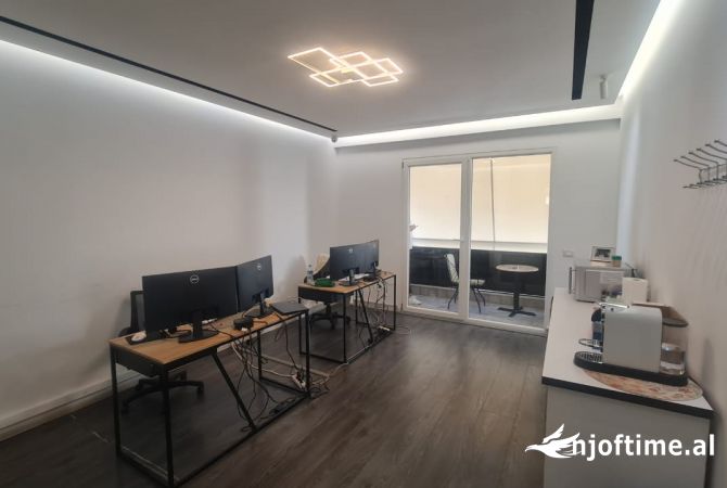 Ambient biznesi me qera 3+1 ne Tirane - 1,900 Euro
