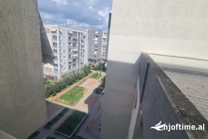 Ambient biznesi me qera 3+1 ne Tirane - 1,900 Euro