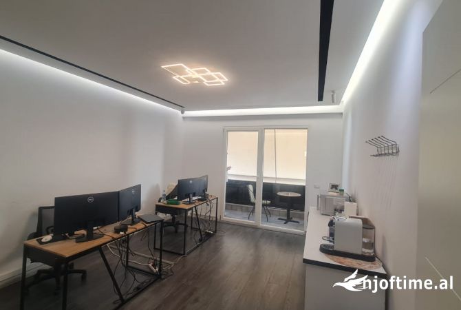 Ambient biznesi me qera 3+1 ne Tirane - 1,900 Euro