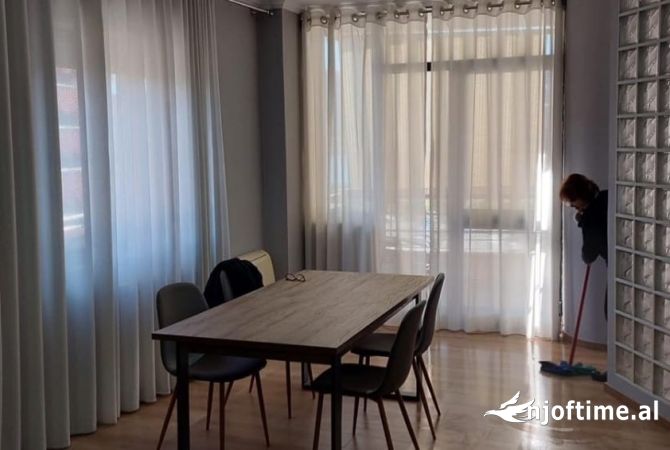 Shtepi me qera 3+1 ne Tirane - 1,500 Euro