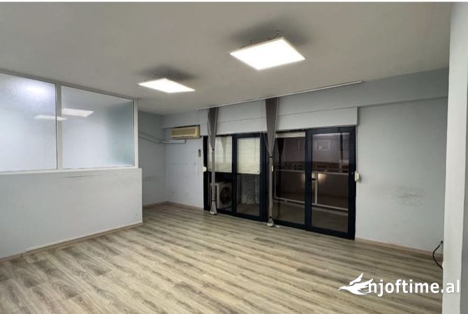 Ambient biznesi me qera 3+1 ne Tirane - 1,200 Euro