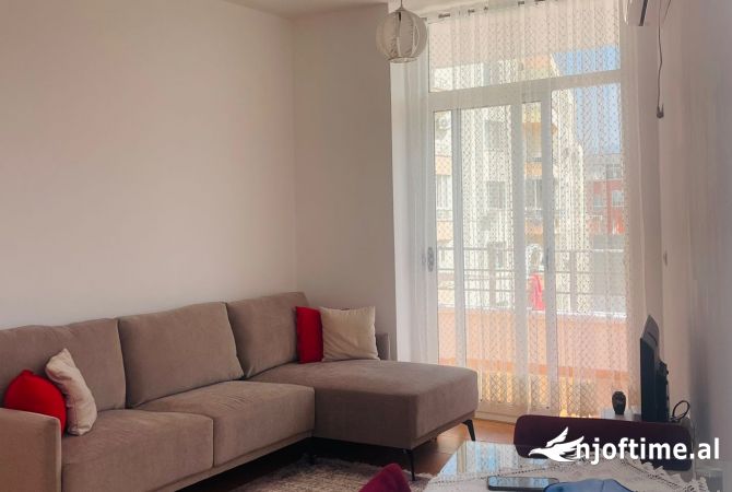 Shtepi me qera 1+1 ne Tirane - 450 Euro
