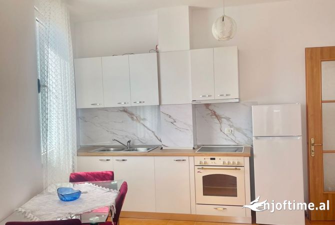 Shtepi me qera 1+1 ne Tirane - 450 Euro
