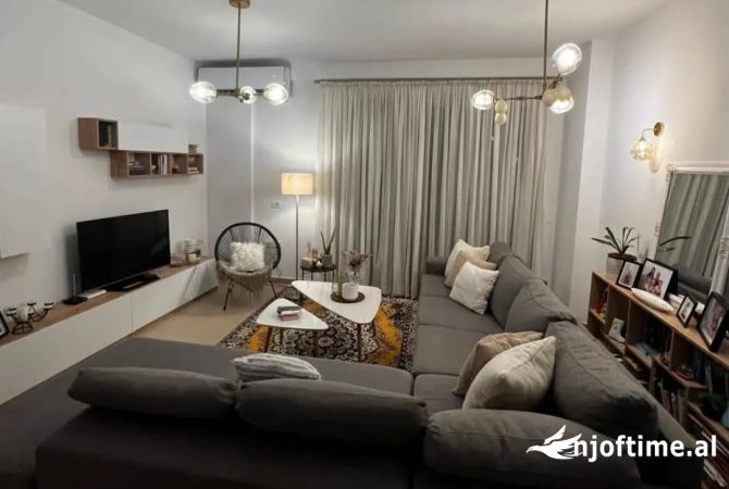 Shtepi me qera 2+1 ne Tirane - 55,000 Leke