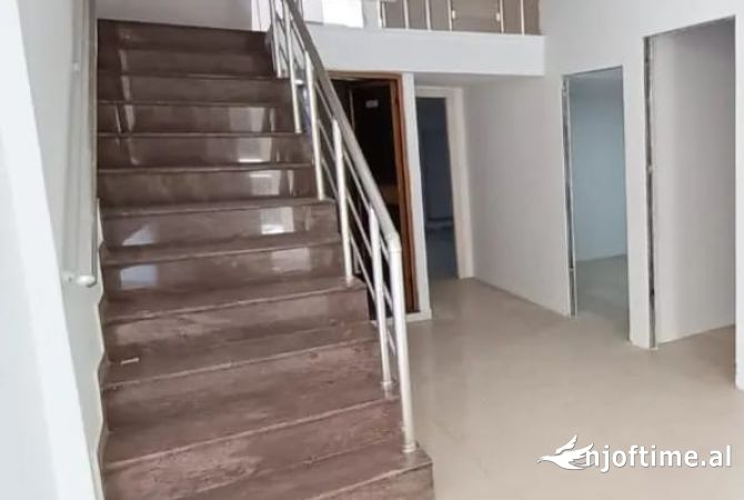 Ambient biznesi me qera 1+1 ne Tirane - 1,500 Euro