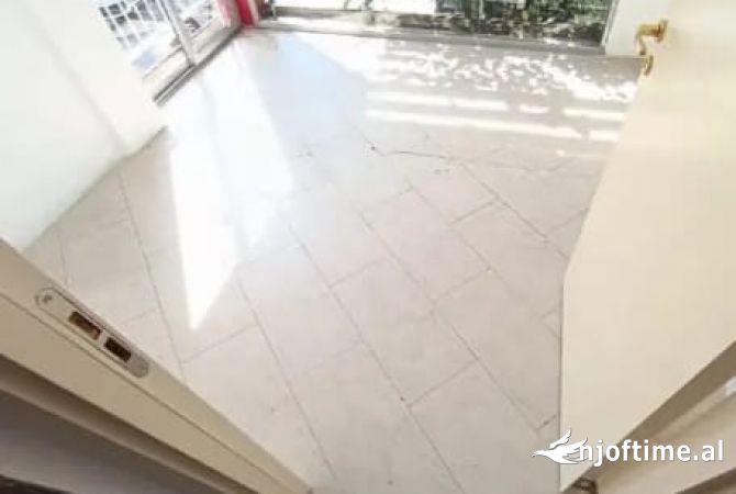 Ambient biznesi me qera 1+1 ne Tirane - 1,500 Euro